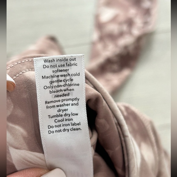 Athleta Elation Printed Tight Leggings Antoinette Velvety Pink - Picture 11 of 16